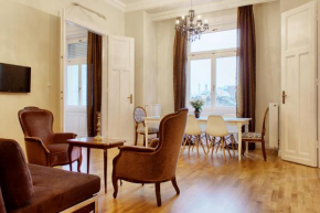4BR , 3BHR with AC at the OPERA Budapest